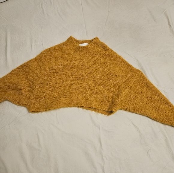 Cropped Sweater - Picture 2 of 4